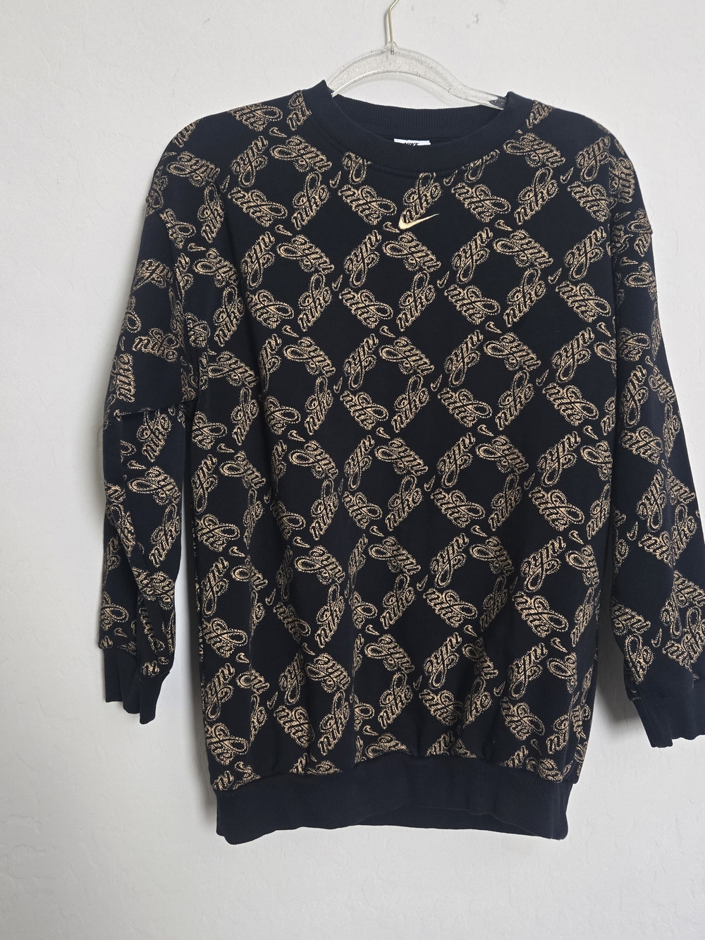 Nike Sportswear Club Fleece Girls Large Black Gold Script Print Sweatshirt HV043
